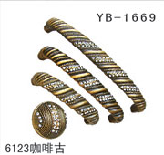 YB-1. (13)