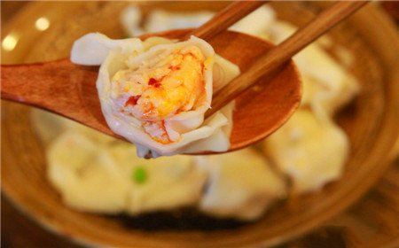蛋黄虾仁馄饨1_副本